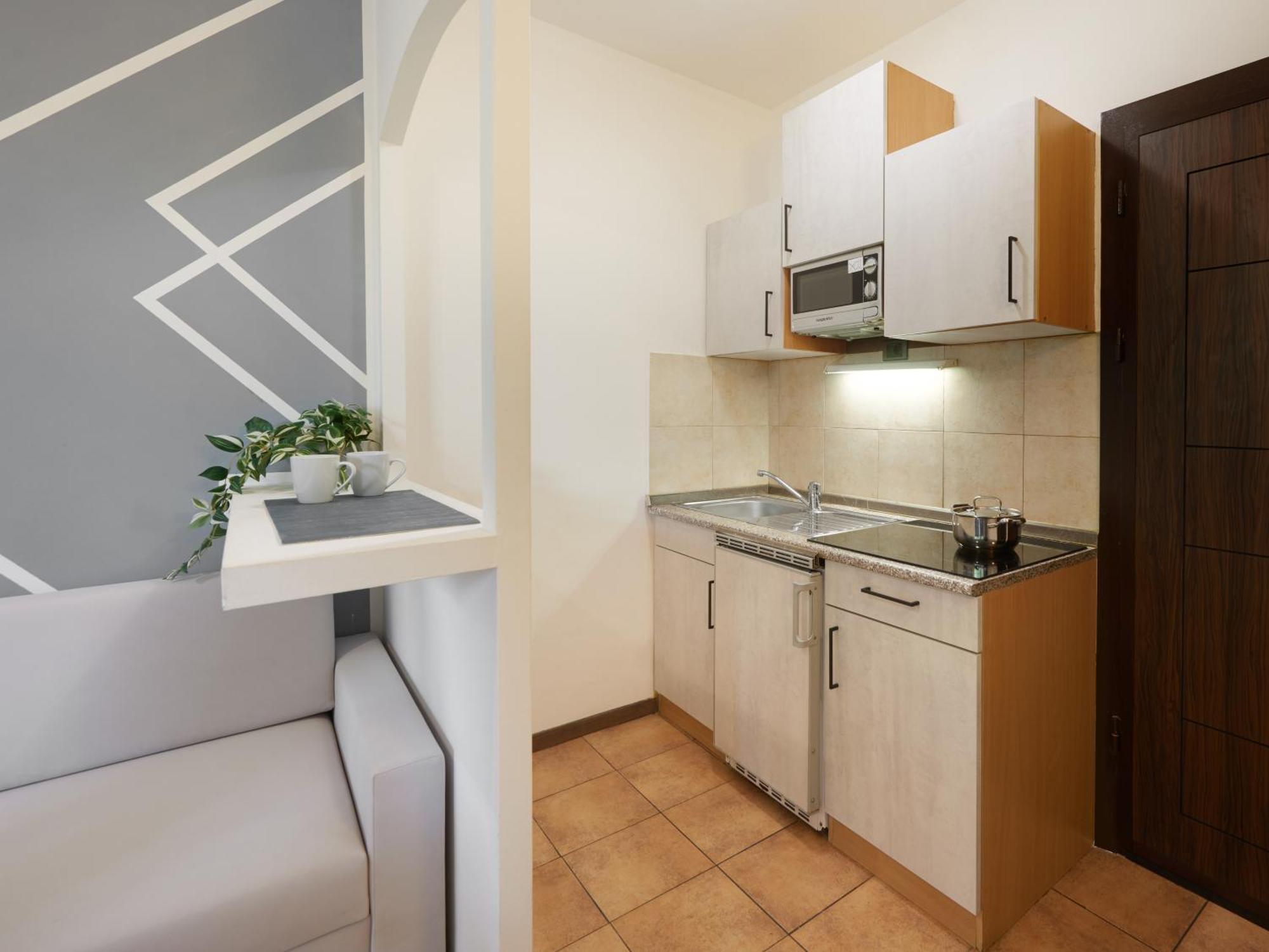 Palm With Free Parking Apartment